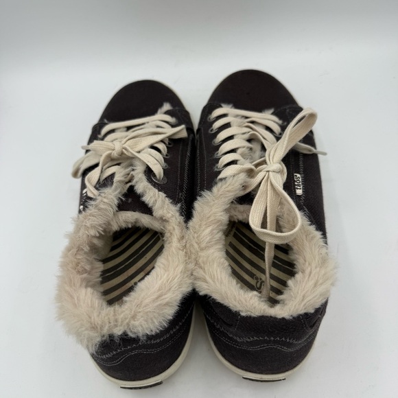 TAOS Starline Sneaker Faux Fur Line Charcoal Gray Women Shoe STN12844 Size 10 - Picture 4 of 7